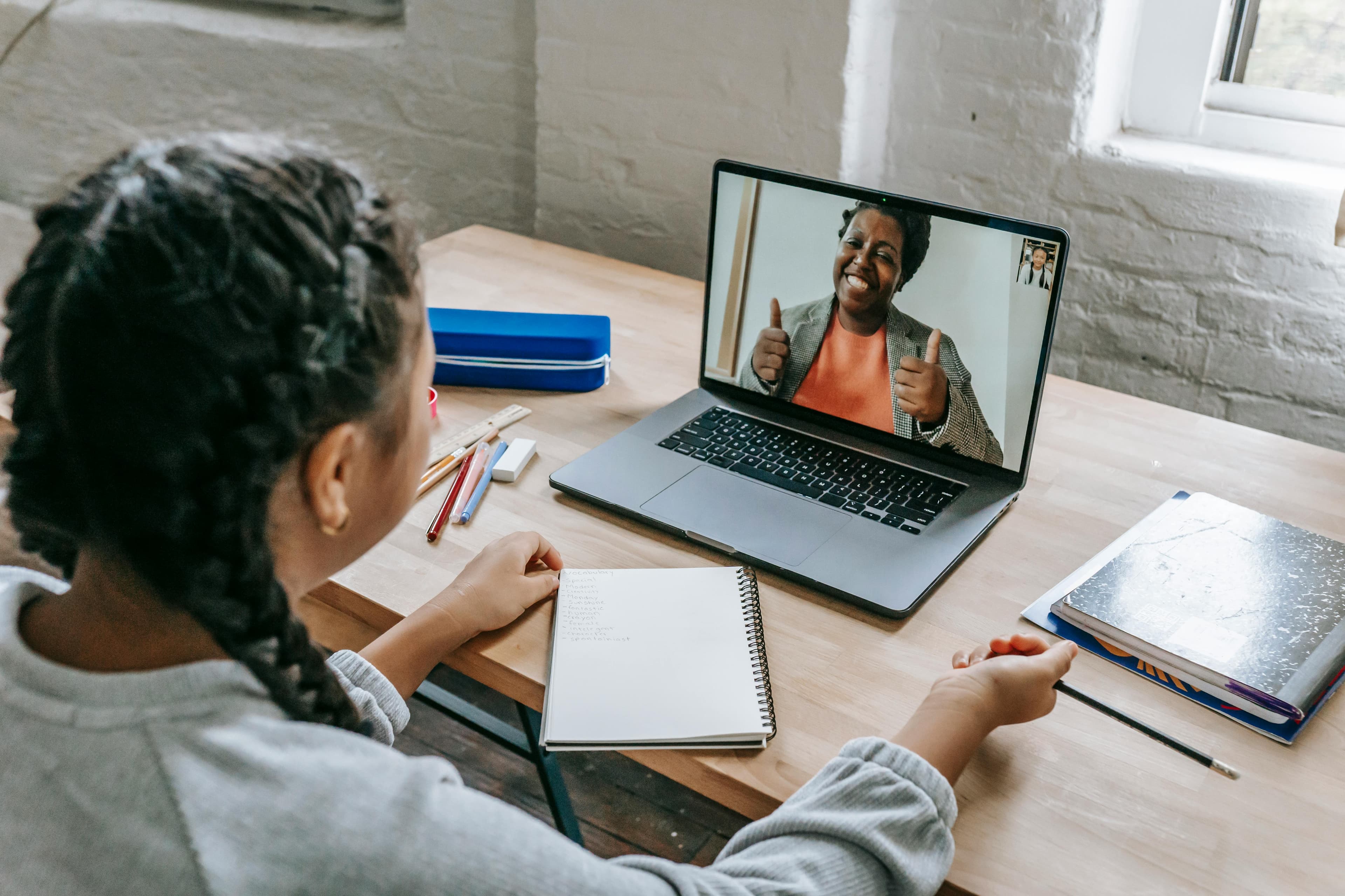 Live English class with instructor and student via video call